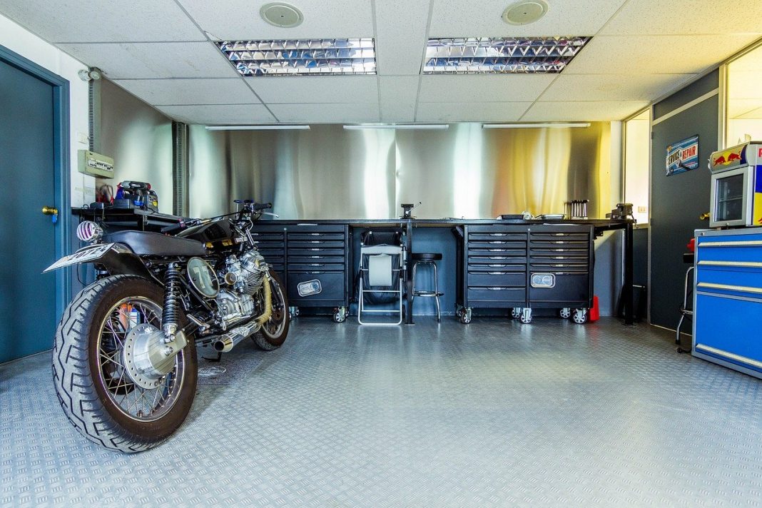 Arredamento modulare per officina